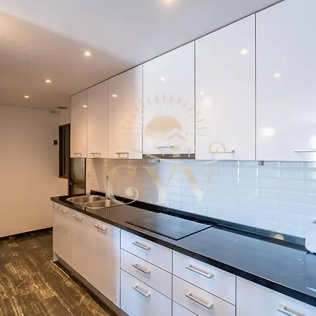 Cyv - Bright In Appartement *